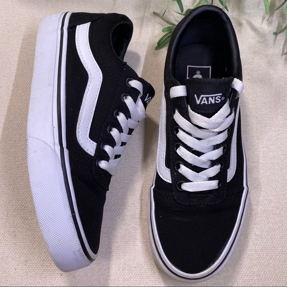 Vans Ward Sneaker Black 6.5 (Try on Wear Only) - Picture 3 of 7